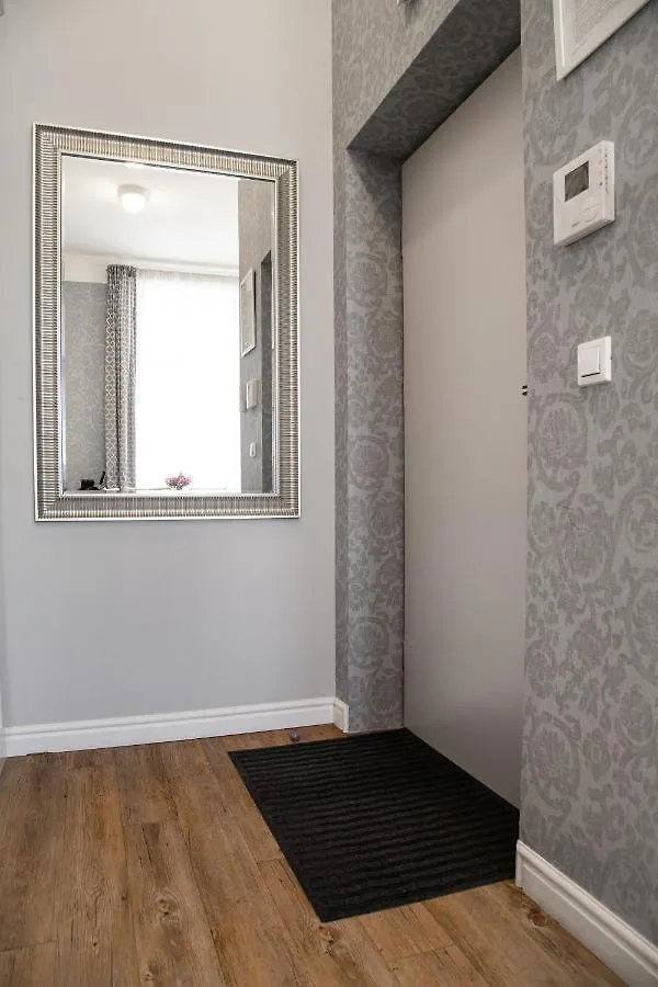 Househost Apartment :Zacisze Street Krakow 0*,  Polonya